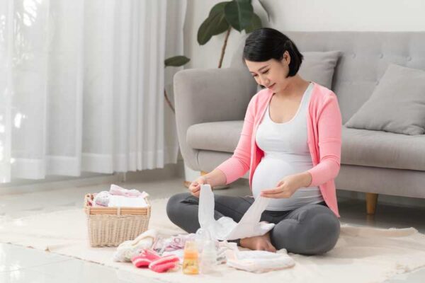 Yoga cho bà bầu 3 tháng đầu: 5 lý do mẹ nên tập ngay hôm nay 5 yoga cho bà bầu 3 tháng đầu