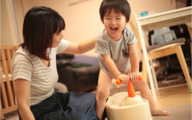 hướng dẫn bé đi vệ sinh