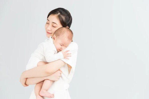 100% hiệu quả: Cách ru bé ngủ ngon lành chỉ trong 5 phút 1 cách ru bé ngủ