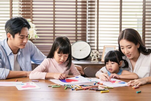 Tại sao tình yêu của cha mẹ dành cho con lại là món quà quý giá nhất? 2 tình yêu cha mẹ dành cho con
