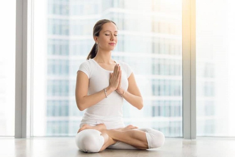 Yoga cho bà bầu 3 tháng đầu: 5 lý do mẹ nên tập ngay hôm nay 2 yoga cho bà bầu 3 tháng đầu